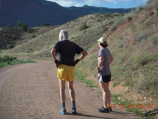 26 8zv. Gateway morning run - Mid and Karen