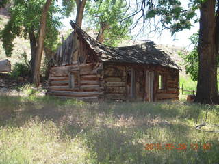 170 8zv. Beaver Creek Canyon hike - cabin