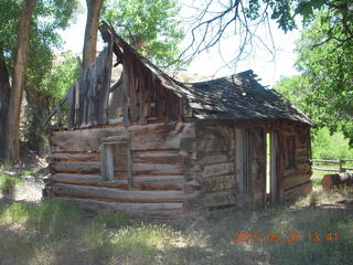 172 8zv. Beaver Creek Canyon hike - cabin
