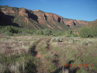 25 8zw. Gateway hike