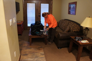 150 972. Brad's pictures - Kit at the hotel room