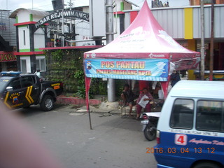 63 994. Indonesia - bus ride to Borabudur