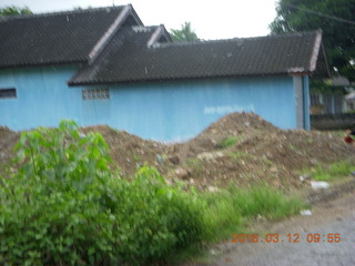 45 99c. Indonesia - Lombok - pottery village