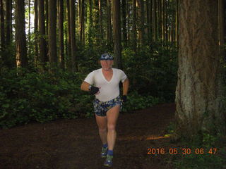 Bellvue - running trail - Adam running