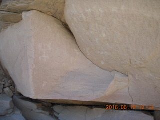 264 9ck. Painted Hand rock art