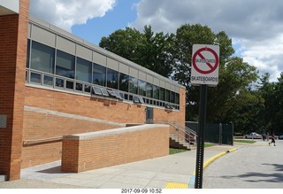CHS - no skateboards sign