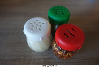 three Italian-flag colors for pizza toppings