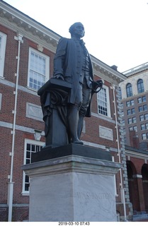 Philadelphia Independence Hall - statue