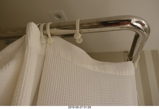 5 a0e. Rio de Janeiro - Windsor Leme - shower