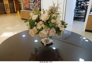 458 a0e. iguazu falls hotel fake flowers