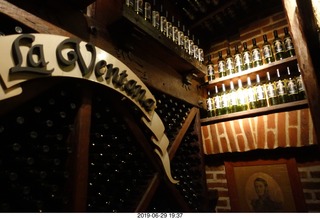 180 a0e. Buenos Aires - restaurant