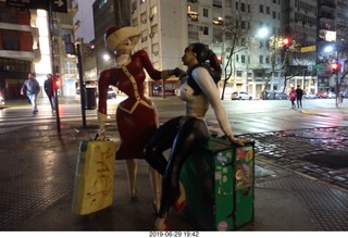 184 a0e. Buenos Aires - tango sculpture