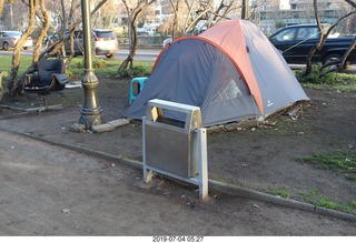 21 a0f. Chile - Santiago park - morning run - tent