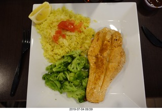 42 a0f. Chile - Santiago Airport - American meal (mine)