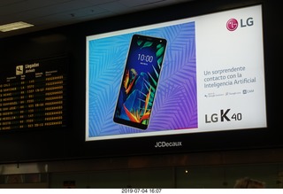 79 a0f. Peru - Lima Airport - cell phone ad