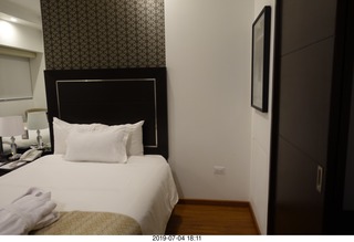 98 a0f. Peru - Lima - Jose Antonio Hotel room