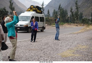 87 a0f. Peru - drive to Aguas Calientes Vistadome Train station