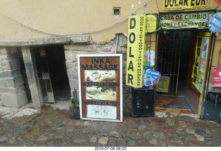 115 a0f. Peru - drive to Aguas Calientes Vistadome Train station