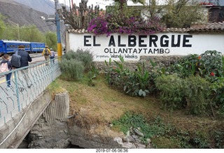140 a0f. Peru - Aguas Calientes Vistadome Train station
