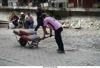 251 a0f. Peru - walk to bus