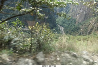 288 a0f. Peru - bus uphill to machu picchu