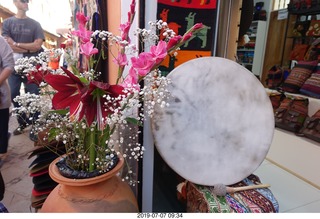 135 a0f. Peru - drive to cusco - market flowers