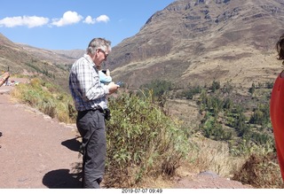 158 a0f. Peru - drive to cusco - overlook - other picture taker