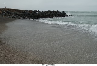 212 a0f. Peru - Lima - beach walk