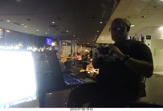 97 a0f. Peru - Lima - airport + Adam