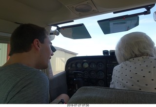 Gary and Jackie - Quealo the cat