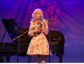 drive from scottsdale to gateway canyon - Kayenta - Burger King - Navajo Code Talkers museum