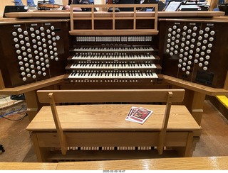 pipe organ console