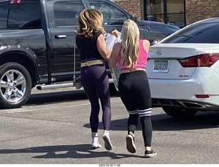 NH2T 5K Kangoo race - Heather and toilet paper - chase