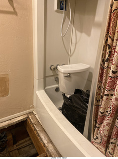 my upstairs middle bathroom without the floor