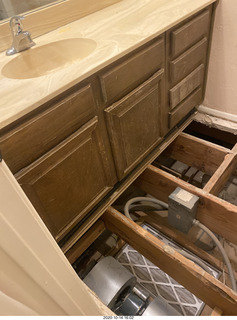 my upstairs middle bathroom without the floor