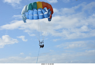 Anthony and Olga - Hawaii - parasailing