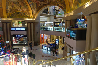 101 a0y. Argentina - Buenos Aires - mall