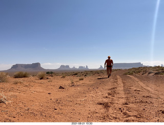 592 a16. Monument Valley run + Adam