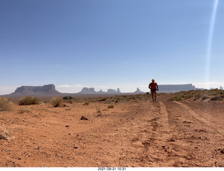 601 a16. Monument Valley run + Adam
