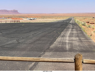 620 a16. Monument Valley Airport UT25