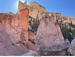 73 a18. Bryce Canyon - Peekaboo hike