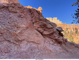 76 a18. Bryce Canyon - Peekaboo hike - rock texture