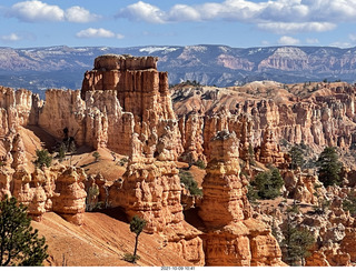 111 a18. Bryce Canyon - Peekaboo hike