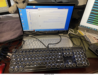 computer with retro Royal-Typewriter keyboard