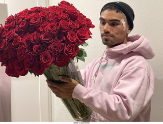 making big roses vase + Anthony