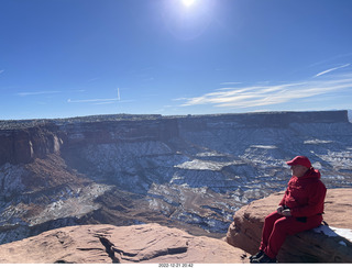 63 a1n. Utah - Canyonlands - Green River Overlook + Adam