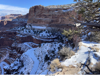 206 a1n. Utah - Canyonlands - Shafer Viewpoint and road