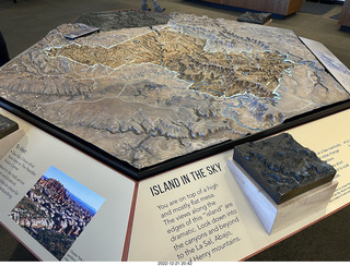 221 a1n. Utah - Canyonlands - visitor center