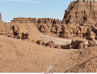 190 a1n. Utah Goblin Valley State Park - valley of goblins