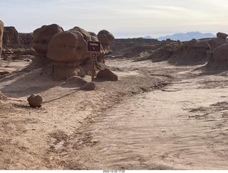 198 a1n. Utah Goblin Valley State Park - valley of goblins